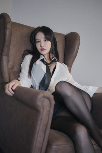 国产爆乳美女娇喘呻吟视频